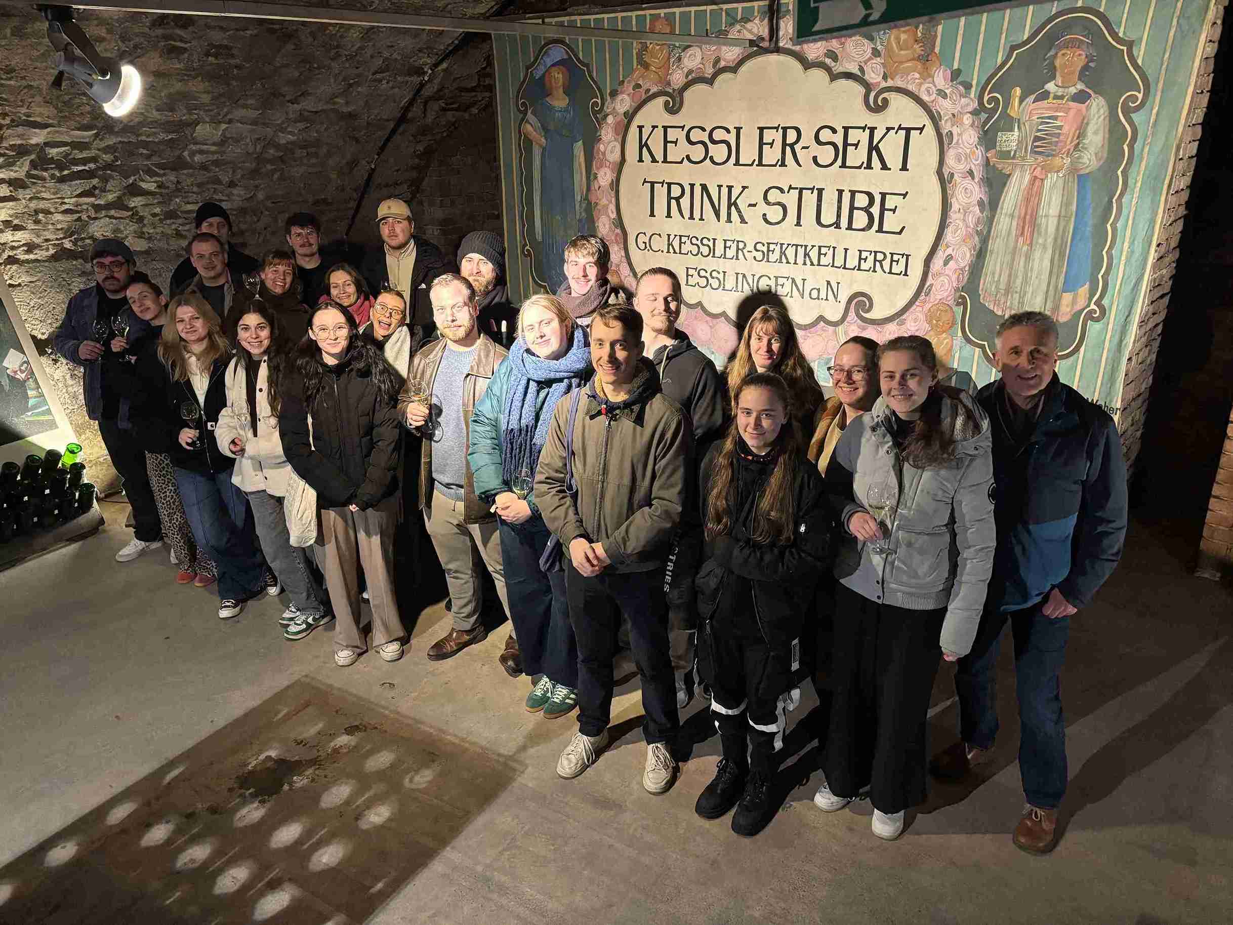 Mehr über den Artikel erfahren Besuch der Sektkellerei Kessler in Esslingen – 3KSM31